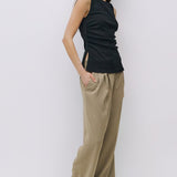 REGINA BLACK SLEEVELESS TOP